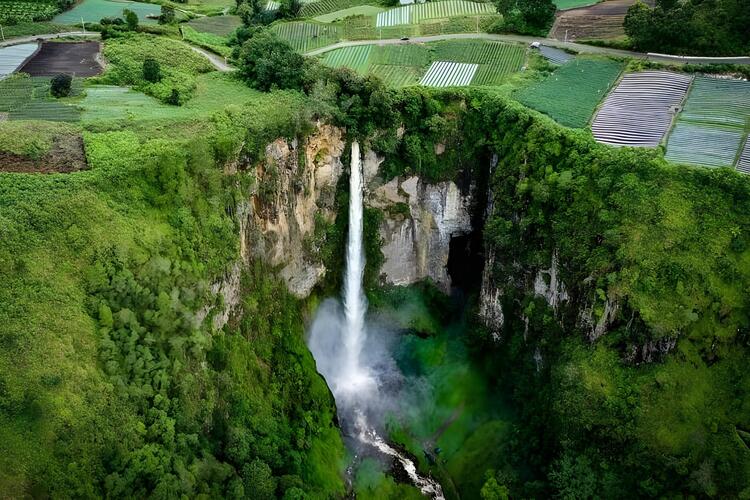 air terjun sipiso piso - traveling ke Karo
