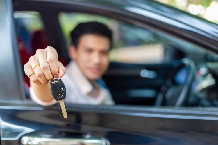 6 Perbedaan Sewa Mobil Bulanan vs Harian di Medan